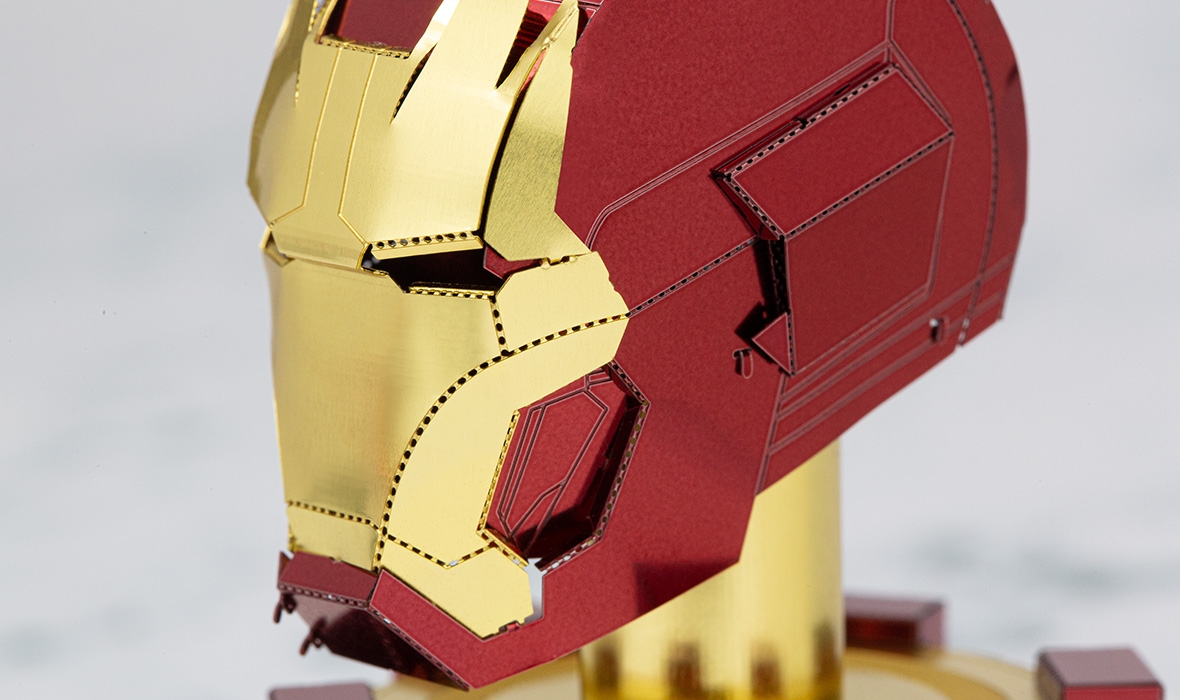 MMS324 - Iron Man Helmet 